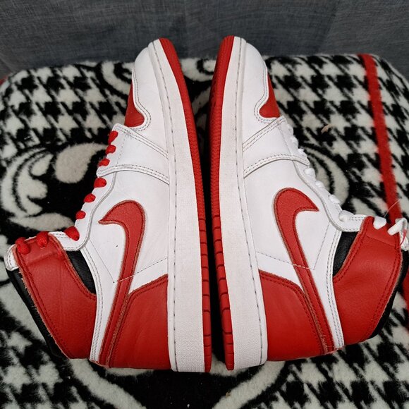 %Size 6.5Y Nike Boys Air Jordan 1 High OG Red White AJ27